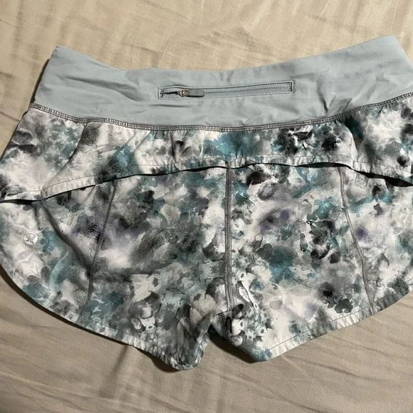 SZ6 Lululemon Speed Up LR - Picture 2 of 3